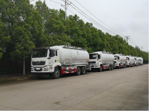 陜汽德龍LNG天然氣清潔能源干混砂漿車(chē)批量進(jìn)入華北市場(chǎng)
