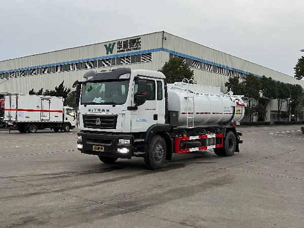 重汽汕德卡12立方污泥運輸車(chē)