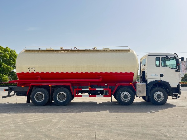 8x4重汽豪沃SGZ5312GFLZZ6T5型粉罐車(chē)/油田專(zhuān)用下灰罐車(chē)/固井水泥罐車(chē)