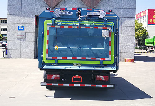 華威馳樂(lè )牌SGZ5089TXCJX6型吸塵車(chē)