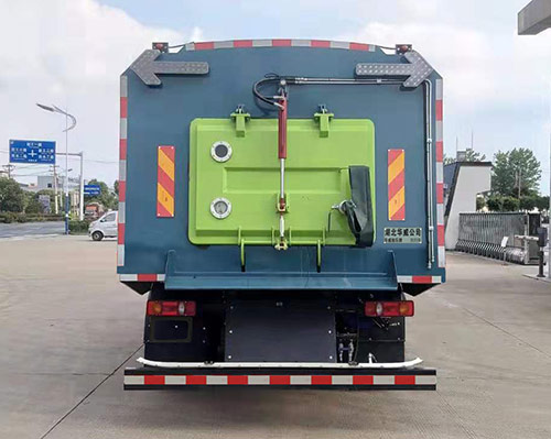 華威馳樂(lè )牌SGZ5189TXSDF6型洗掃車(chē)