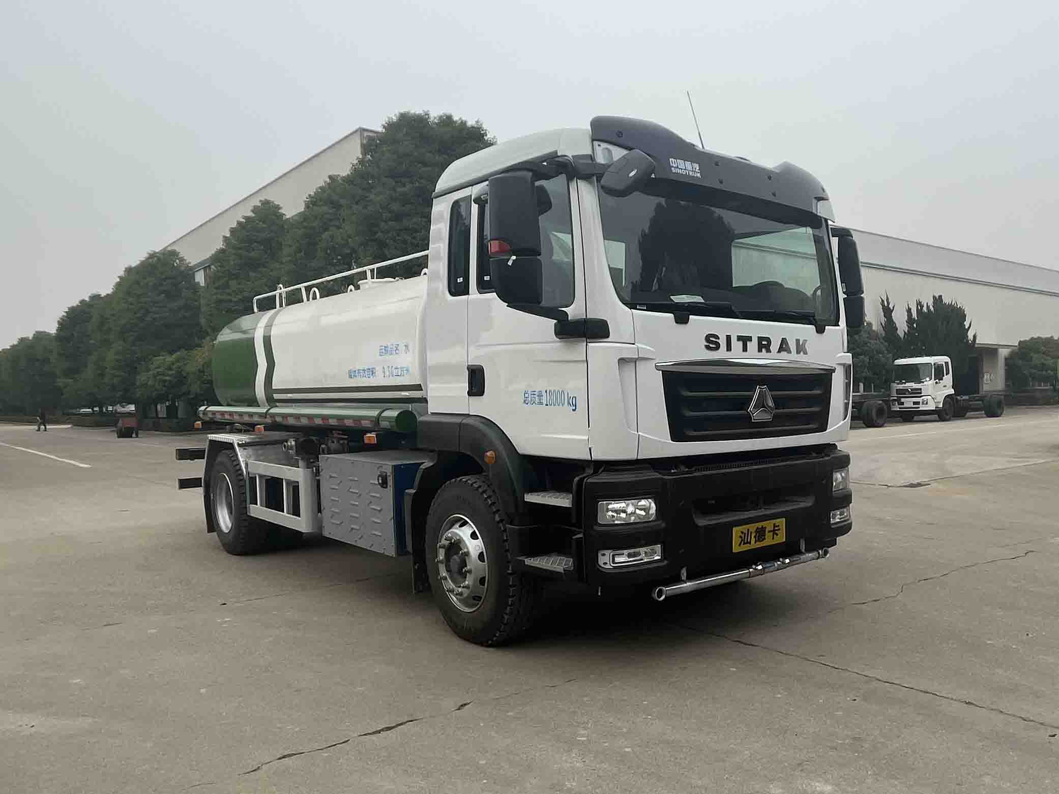 華威馳樂(lè )牌SGZ5180GQXZBEV型純電動(dòng)清洗車(chē)