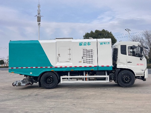 華威馳樂(lè )牌SGZ5189TXCDF6型深度吸塵車(chē)|道路污染清除車(chē)|掃路車(chē)|清掃車(chē)