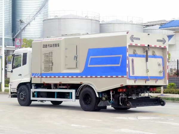 東風(fēng)天錦5180道路污染清除車(chē)|SGZ5189TXCDF6型深度吸塵車(chē)|后滾掃吸塵車(chē)|掃路車(chē)