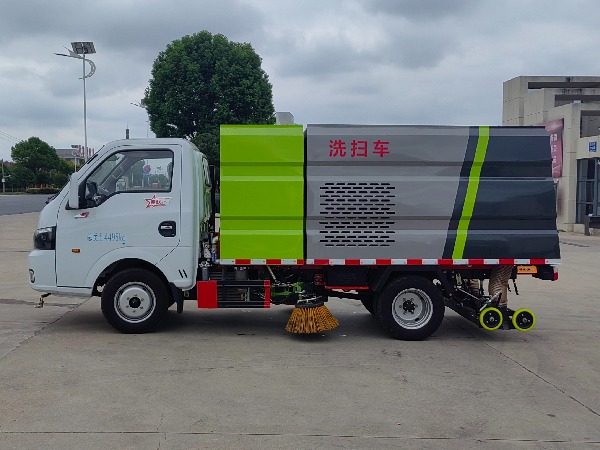華威馳樂(lè )牌SGZ5040TXSEQ6型洗掃車(chē)|東風(fēng)途逸【藍牌C證可駕駛】國六排放洗掃車(chē)