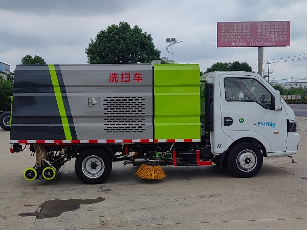 華威馳樂(lè )牌SGZ5040TXSEQ6型洗掃車(chē)|東風(fēng)途逸【藍牌C證可駕駛】國六排放洗掃車(chē)