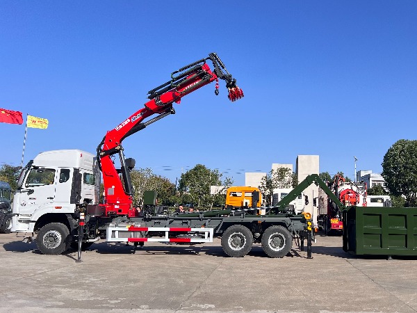中國重汽湖北華威出口車(chē)型推薦|徐工12噸折臂吊機|徐工K型SQZ300折臂隨車(chē)起重運輸車(chē)
