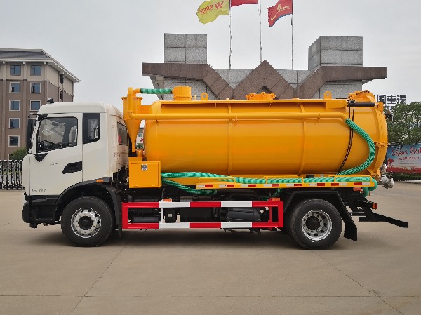 華威馳樂(lè )牌SGZ5181GXWDF6吸污車(chē)｜東風(fēng)天錦18噸真空吸污車(chē)｜東風(fēng)天錦KR-12立方真空吸污車(chē)可上北京牌照