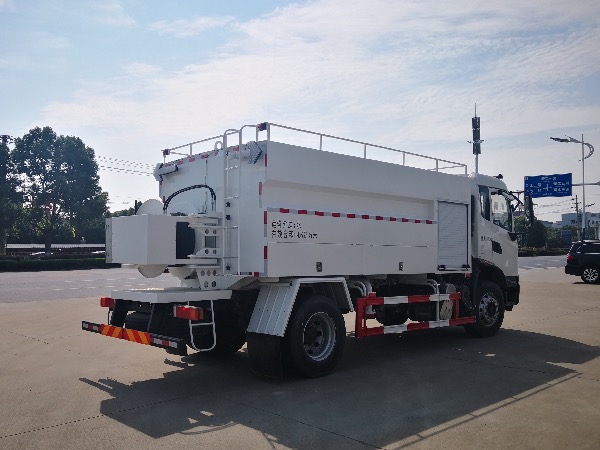 東風(fēng)天錦KR清洗吸污車(chē)｜華威馳樂(lè )牌SGZ5180GQWDF6清洗吸污車(chē)｜東風(fēng)天錦5180高壓清洗車(chē)｜管道疏通車(chē)