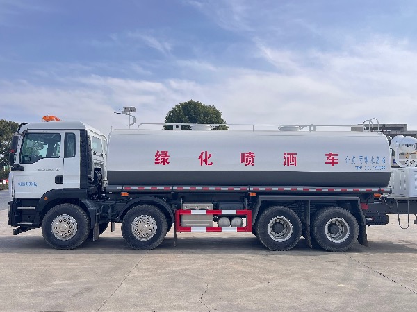 中國重汽汕德卡系列8x4綠化噴灑車(chē)|中國重汽湖北華威制造24立方灑水車(chē)|華威馳樂(lè )牌SGZ5311GPSZZ6C5型綠化噴灑車(chē)|霧炮車(chē)|抑塵車(chē)